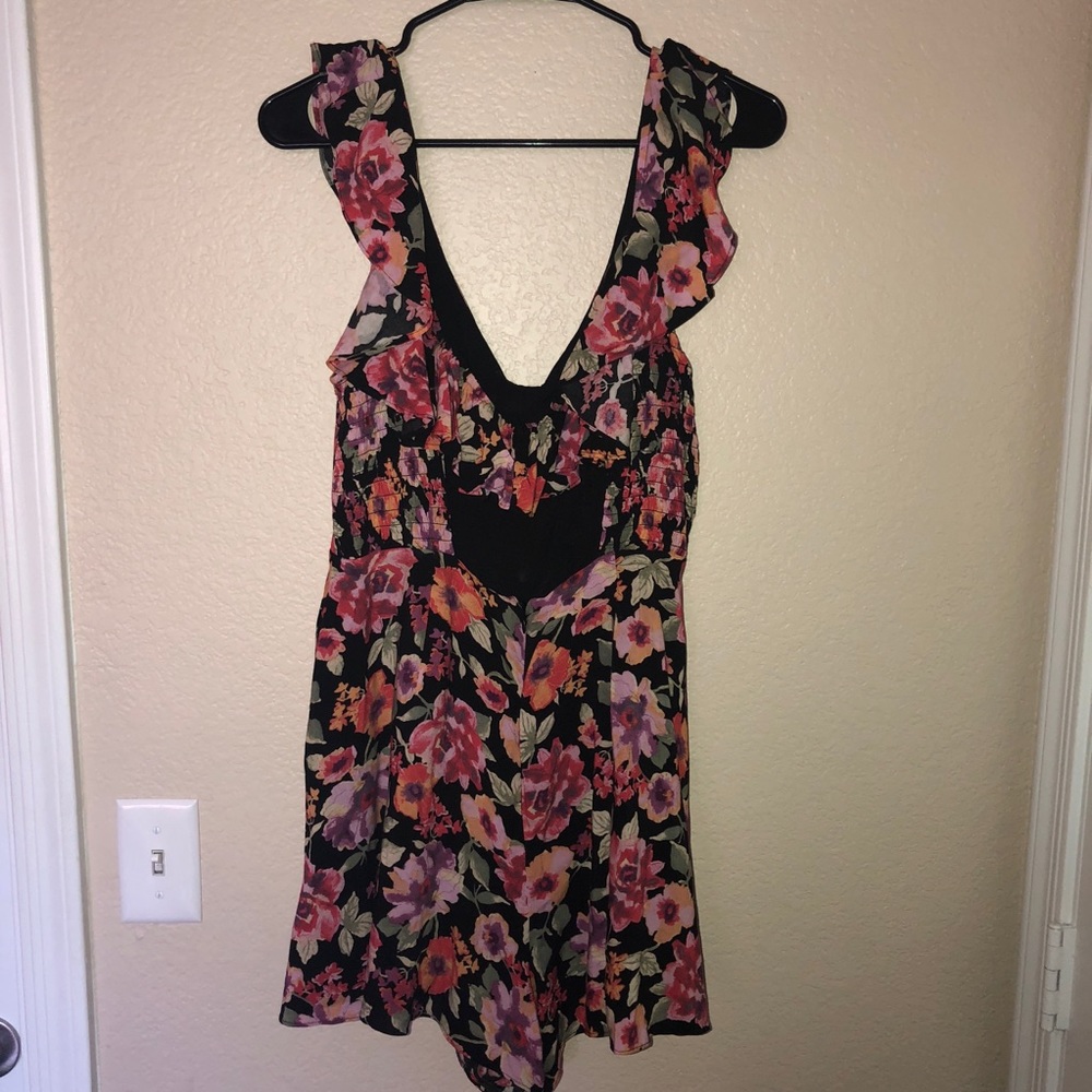 Urban Outfitters Floral Romper - Picture 4 of 5